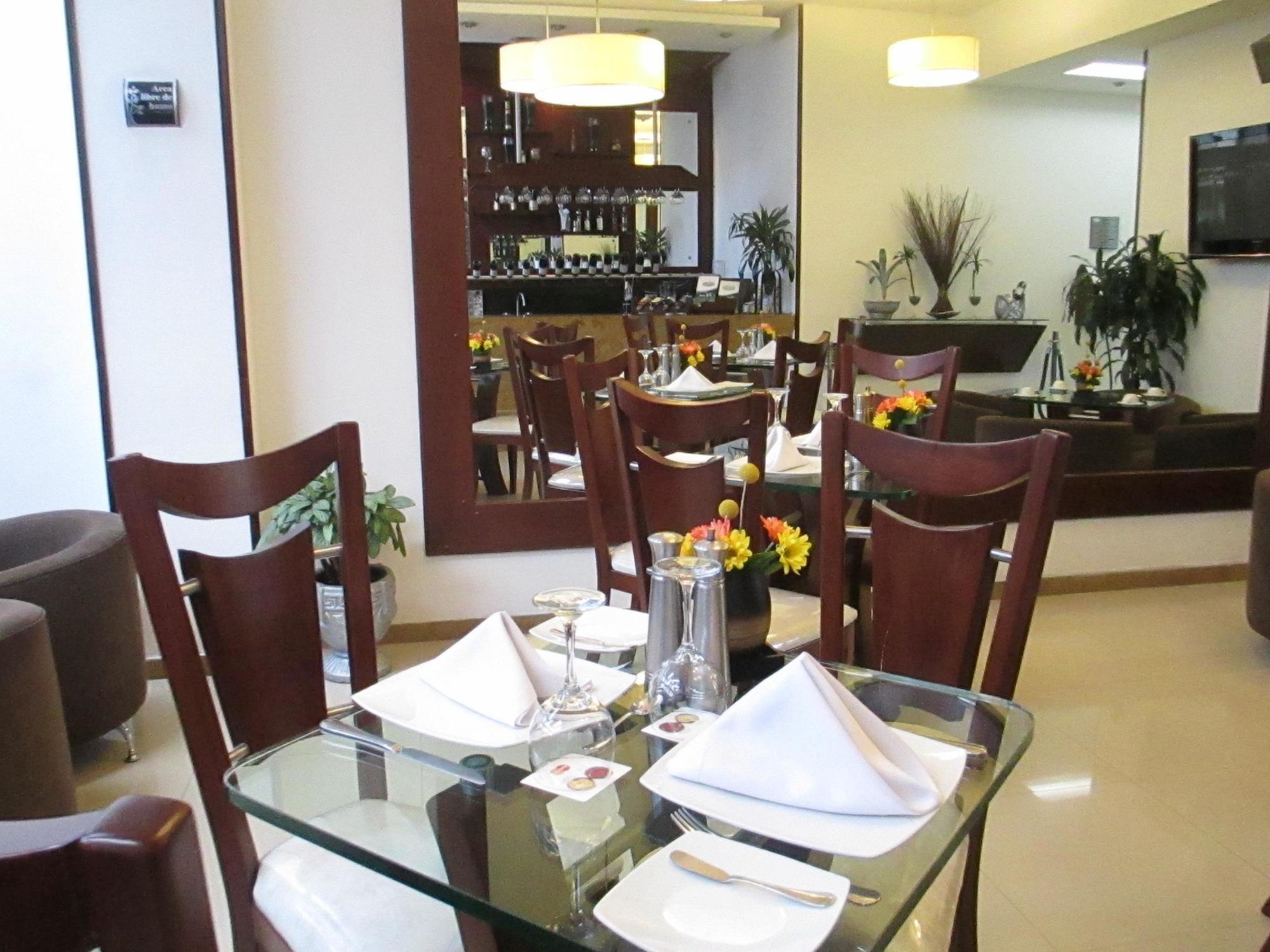 Hotel Platinum Suite Bogotá Exteriör bild